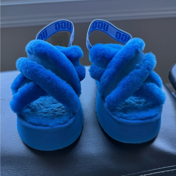 UGG Kids Bright Blue Fluffy Slippers - Picture 5 of 7